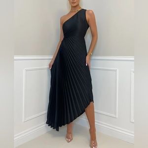 House Of Harlow 1960 Black Pleated One Shoulder Dress